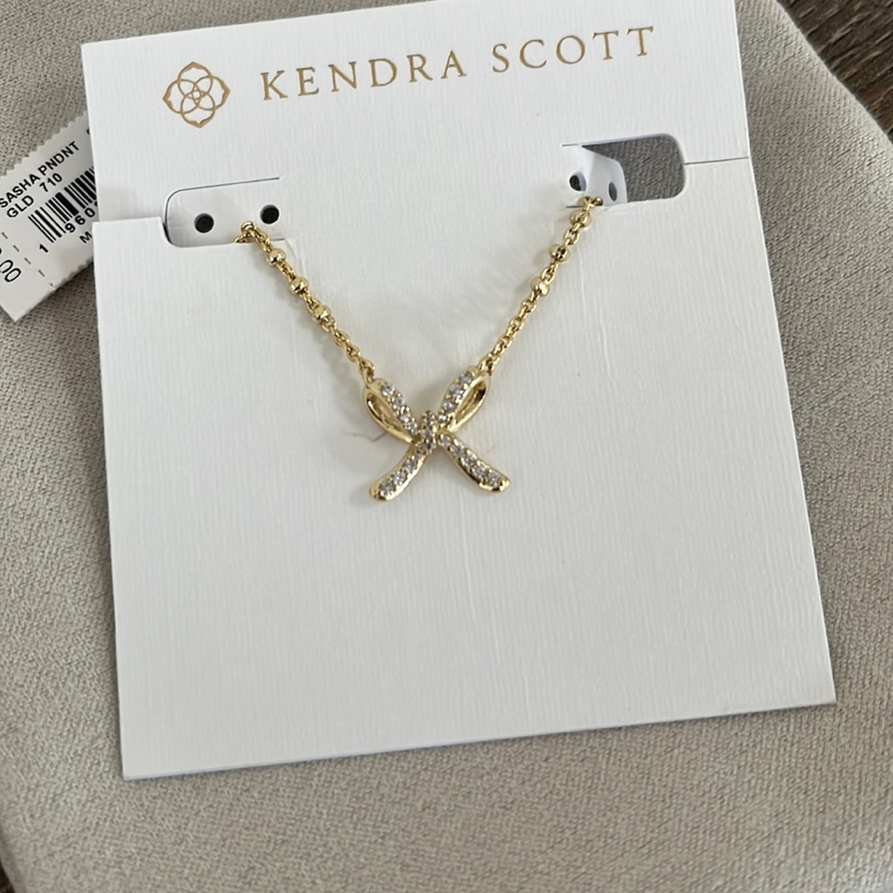 NWT Kendra Scott Sasha Pendant Necklace